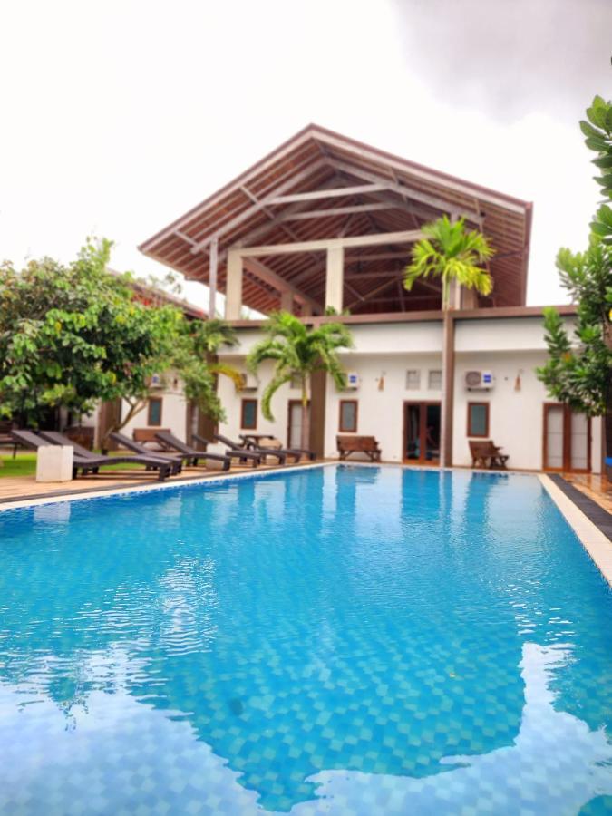 Hotel Cloud 9 Negombo Zewnętrze zdjęcie